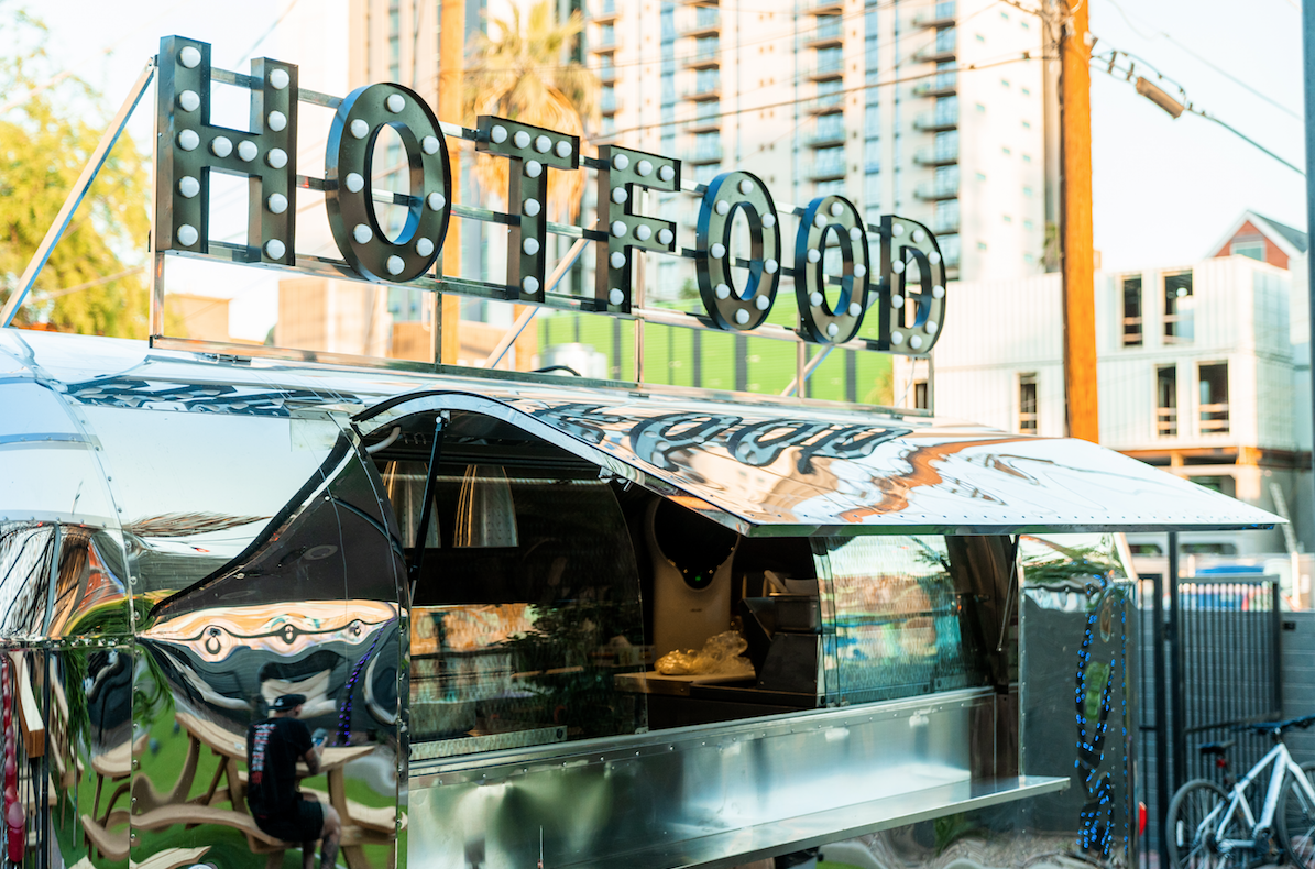 MENU — LUCKYS | Indoor Outdoor